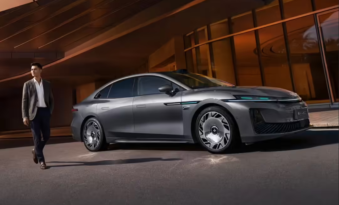 广汽昊铂A800正式上市 16.48万起售 搭载华为高阶智驾系统